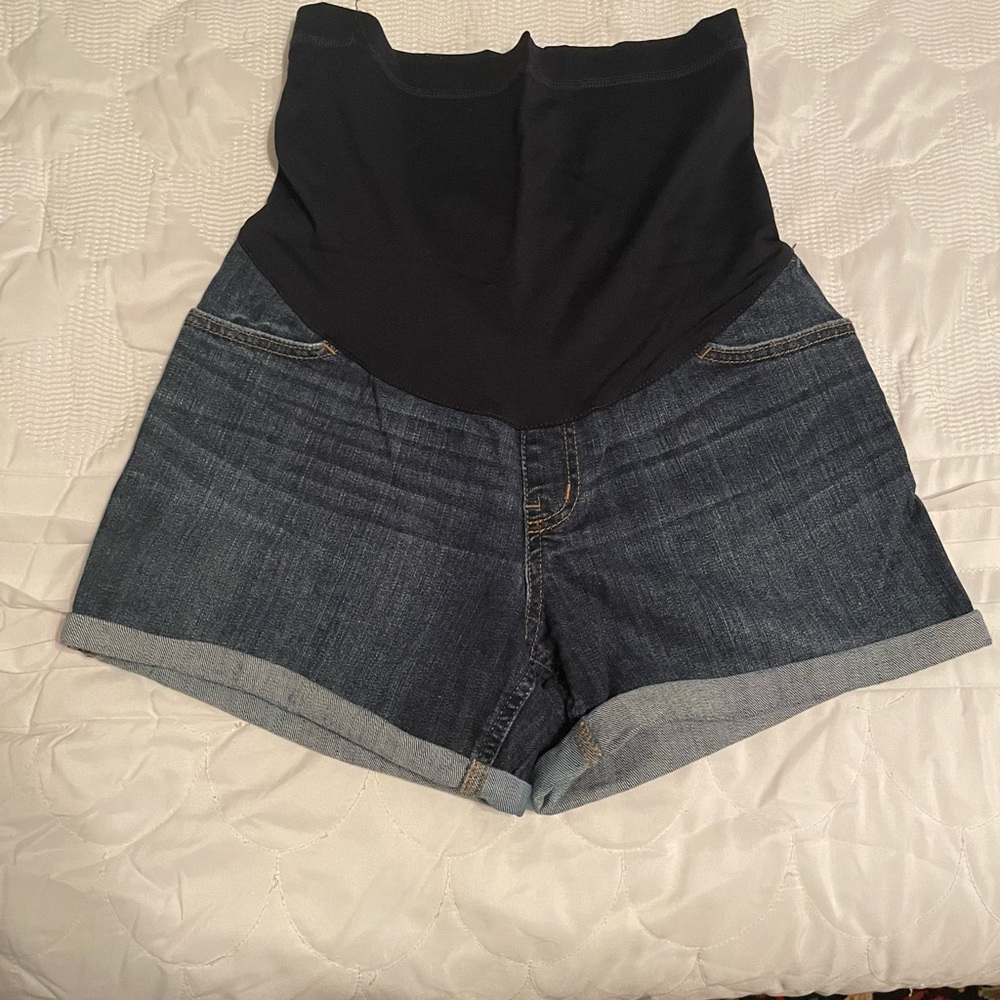 Liz Lange MATERNITY Jean Shorts